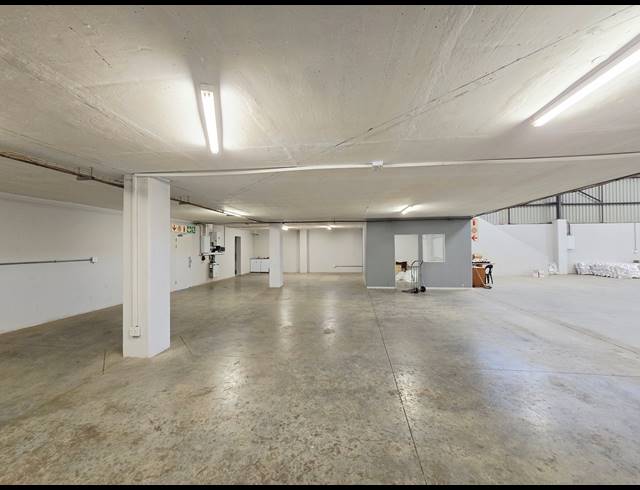 1,287M² WAREHOUSE TO LET IN LANSERIA
